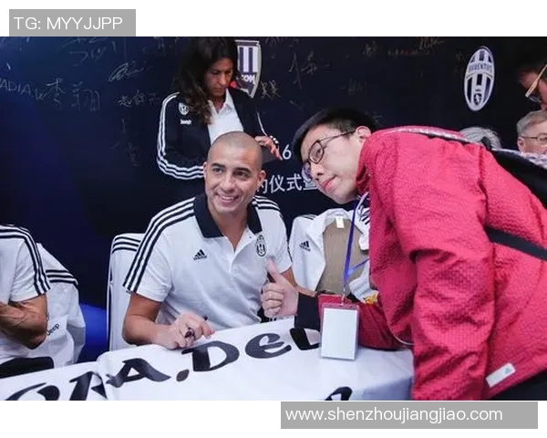 足球明星壁纸图赏析让你与偶像零距离接触的视觉盛宴